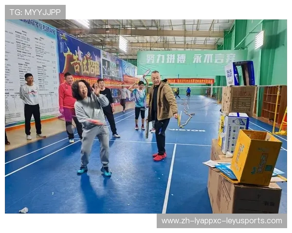 羽毛球活动表演视频